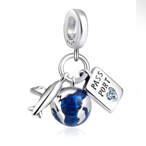 NWOT Pandora FIT Travel Passport Silver Charm - Picture 1 of 8